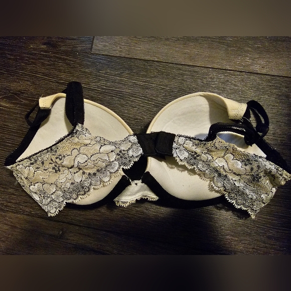 Victoria's Secret 32C Dream Angels Bra - Picture 2 of 4